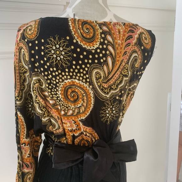 Gorgeous dress size medium - Picture 6 of 7